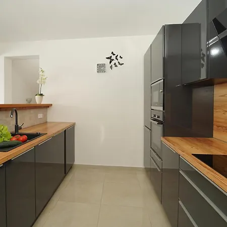 Prázdninový dům Awesome In Crnja Luka With Kitchen Prigradica