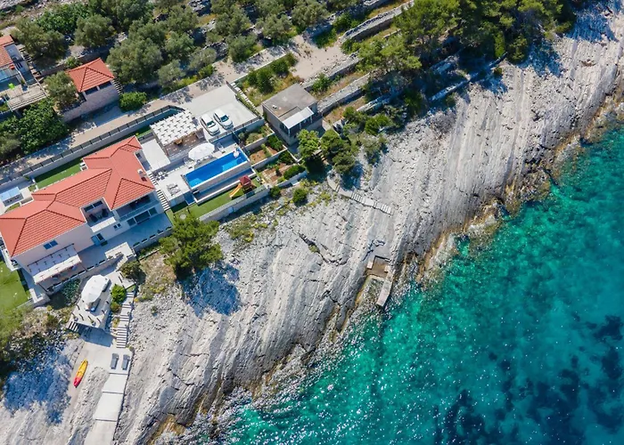 Awesome In Crnja Luka With Kitchen